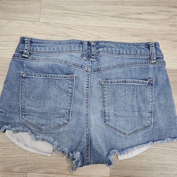 REWASH Wowens Juniors Blue Light Wash Distressed Cutoff Jean Shorts 7 - Picture 9 of 9